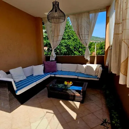 Lovely House With Swimming Pool