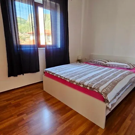 Lovely House With Swimming Pool *