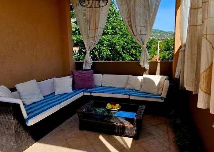 Lovely House With Swimming Pool