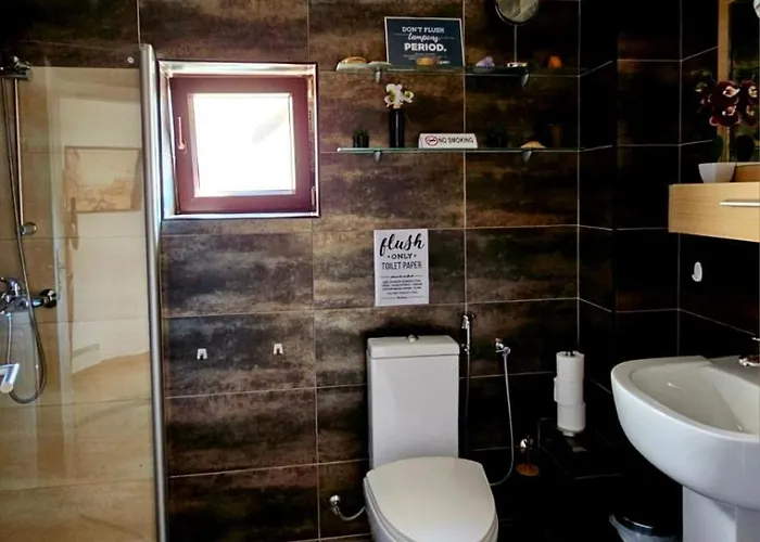 Apartment Lovely House With Swimming Pool