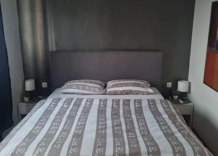 Apartment Lovely House With Swimming Pool